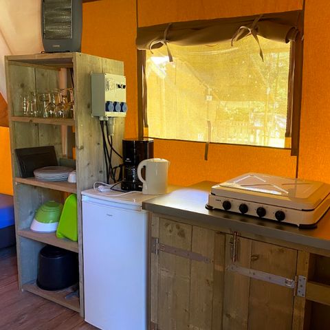 CANVAS AND WOOD TENT 6 people