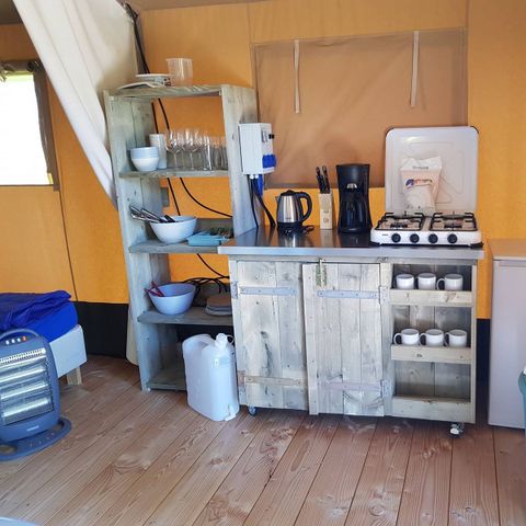 CANVAS AND WOOD TENT 6 people