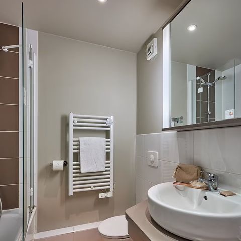 APARTMENT 4 people - - 1 bedroom - Terrace or balcony - Renovated