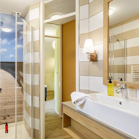 BEDROOM 4 people - Hotel room BK408 (max. 2 adults)