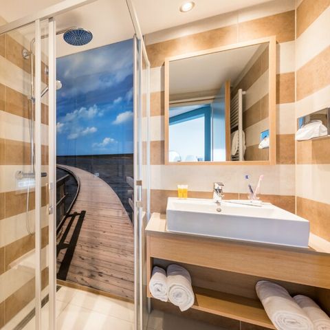 BEDROOM 4 people - Hotel room BK408 (max. 2 adults)