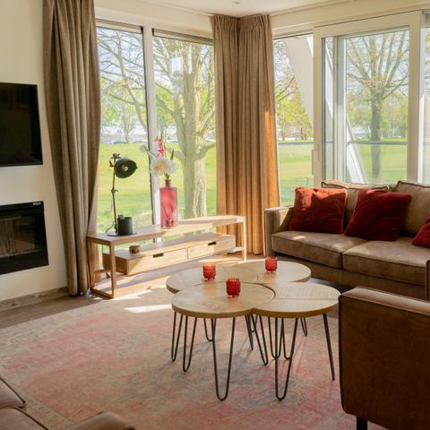 Group accommodation 10 persons - Embankment villa