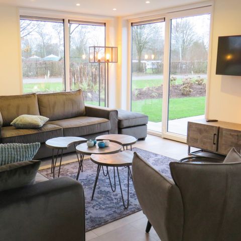 HOUSE 10 people - Embankment villa