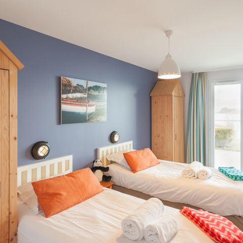 APARTMENT 4 people - - 1 bedroom - Terrace or balcony - Open sea view - Seafront