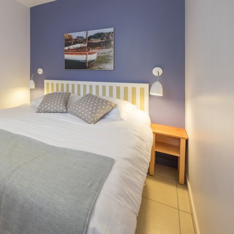APARTMENT 7 people - - 1 bedroom + 1 sleeping alcove - Terrace or balcony - Open sea view - Seafront
