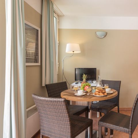 APARTMENT 4 people - - 1 bedroom - Terrace - Air conditioned
