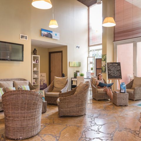 Pierre & Vacances Premium Résidence Port Prestige - Camping Alpes-Maritimes - Image N°4