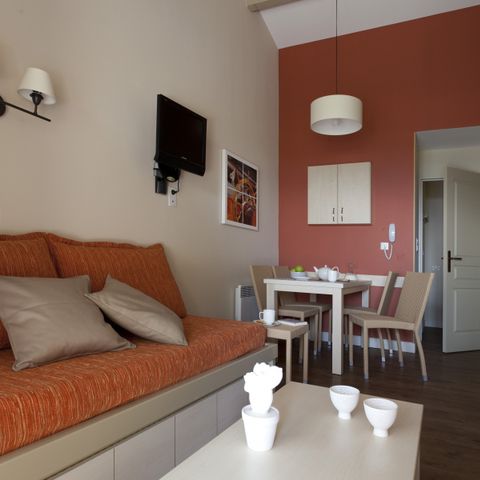 APARTMENT 6 people - - 1 bedroom + 1 sleeping alcove - Terrace or balcony