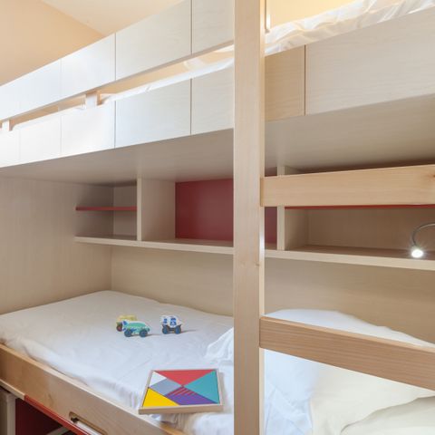APARTMENT 6 people - - 1 bedroom + 1 sleeping alcove - Terrace or balcony - Sea view