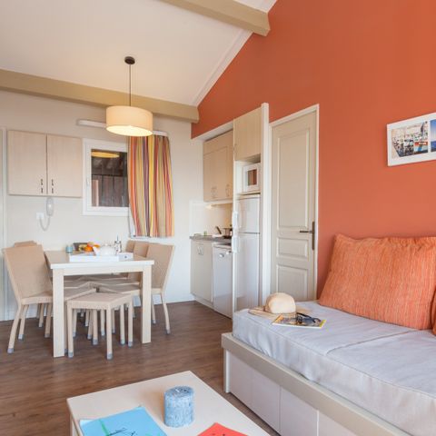 APARTMENT 6 people - - 1 bedroom + 1 sleeping alcove - Terrace or balcony - Sea view
