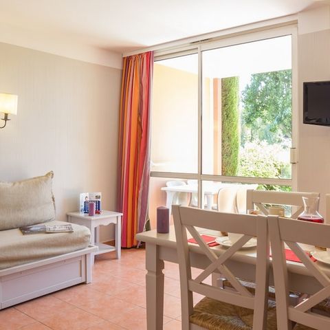 APARTMENT 6 people - - 1 bedroom + 1 sleeping alcove - Terrace or balcony