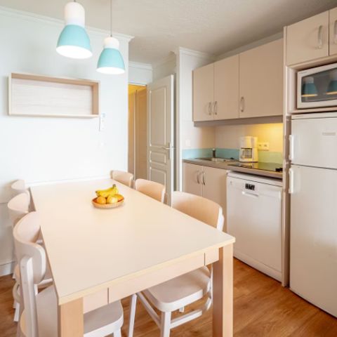 APARTMENT 6 people - - 1 bedroom + 1 sleeping alcove - Sea view - Air-conditioned - Terrace or balcony
