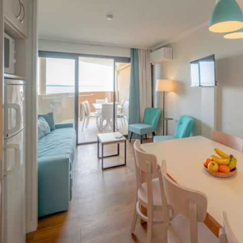 APARTMENT 6 people - - 1 bedroom + 1 sleeping alcove - Sea view - Air-conditioned - Terrace or balcony