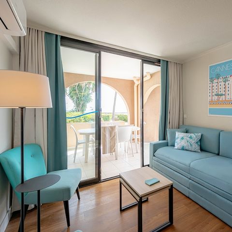 APARTMENT 6 people - - 1 bedroom + 1 sleeping alcove - Air-conditioned - Terrace or balcony
