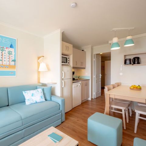 APARTMENT 6 people - - 1 bedroom + 1 sleeping alcove - Air-conditioned - Terrace or balcony