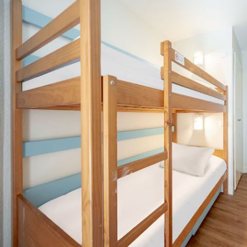 APARTMENT 6 people - - 1 bedroom + 1 sleeping alcove - Air-conditioned - Terrace or balcony