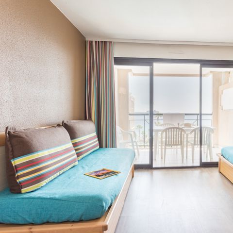 APARTMENT 7 people - - 1 bedroom + 1 sleeping alcove - Sea view - Terrace or balcony