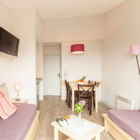 APARTMENT 5 people - - 1 bedroom - Terrace or Balcony - Garden view