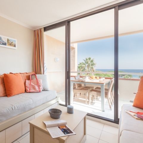 APARTMENT 5 people - - 1 bedroom - Terrace or balcony - Sea view - South facing