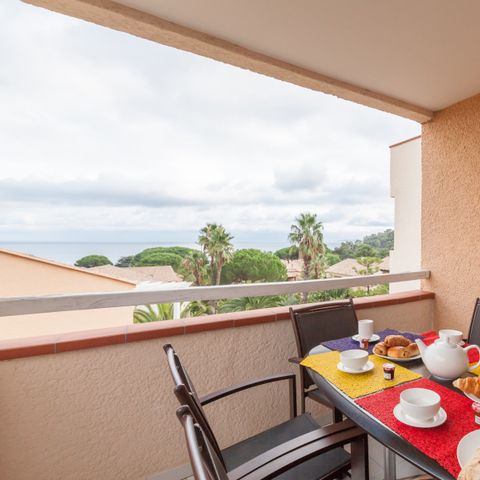 APARTMENT 5 people - - 1 bedroom - Terrace or balcony - Sea view - South facing