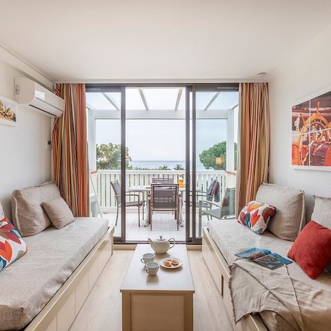 APARTMENT 7 people - - 1 bedroom + 1 sleeping alcove - Terrace or balcony - Seaview - South facing