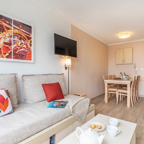 APARTMENT 7 people - - 1 bedroom + 1 sleeping alcove - Terrace or balcony - Seaview - South facing