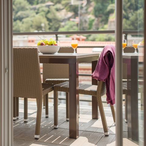 Apartment 6 persons - - 2 bedrooms - Balcony - South facing