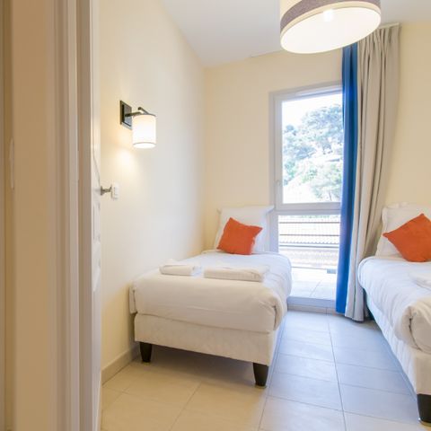 Apartment 6 persons - - 2 bedrooms - Balcony - South facing