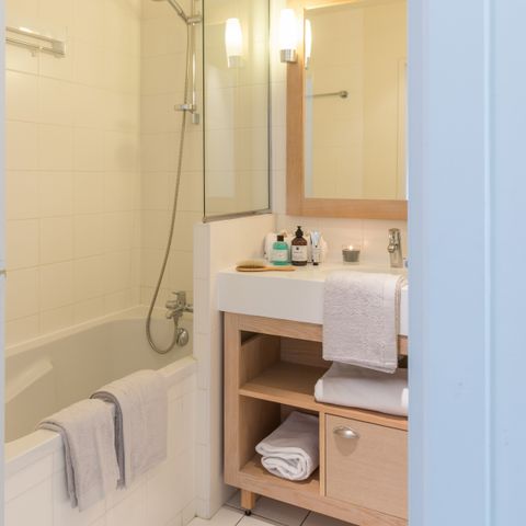 APARTMENT 6 people - - 2 bedrooms - Terrace or balcony