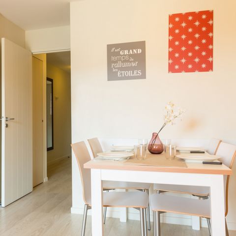 APARTMENT 4 people - - 1 bedroom - Garden view