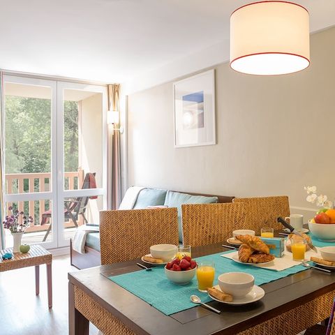 APARTMENT 6 people - - 1 bedroom + 1 sleeping alcove - Terrace or balcony