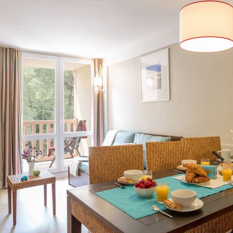 APARTMENT 6 people - - 1 bedroom + 1 sleeping alcove - Terrace or balcony