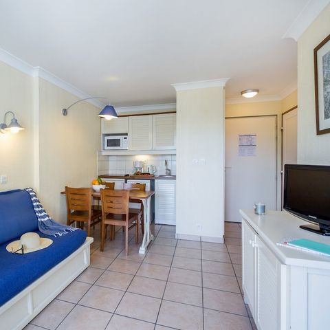 APARTMENT 4 people - Flat 4 people - 1 bedroom - Balcony - Street side