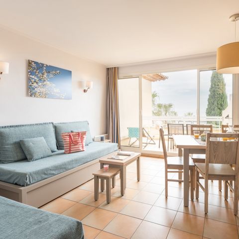 APARTMENT 6 people - - 1 bedroom + 1 sleeping alcove - Terrace or Balcony