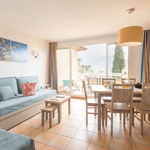 APARTMENT 6 people - - 1 bedroom + 1 sleeping alcove - Terrace or Balcony