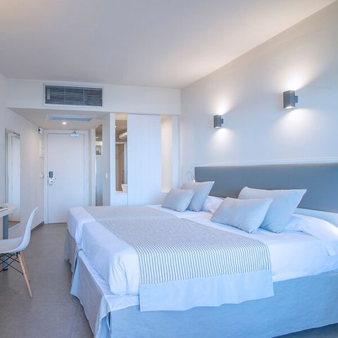 BEDROOM 2 people - Single room - Balcony