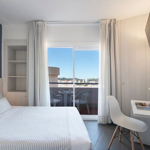 BEDROOM 2 people - Single room - Balcony