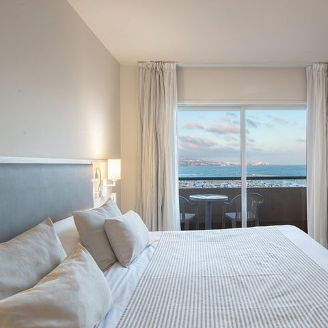 BEDROOM 2 people - Junior Suite Balcony - Sea view - 1 bedroom