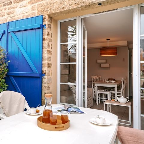 Apartment 6 persons - - 1 bedroom + 1 sleeping alcove - Terrace or balcony - Sea view