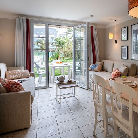 Apartment 6 persons - - 1 bedroom + 1 sleeping alcove - Terrace or balcony - Sea view