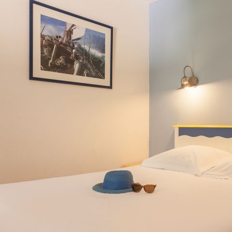 APARTMENT 6 people - - 1 bedroom + 1 sleeping alcove - Terrace or balcony - Sea view