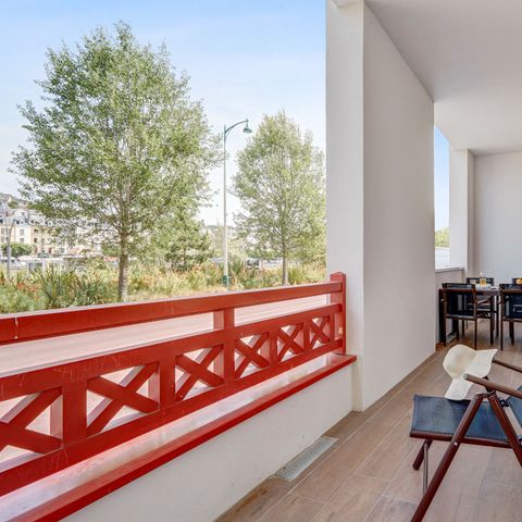 APARTMENT 6 people - - 2 bedrooms - Terrace or balcony - Harbor buildings