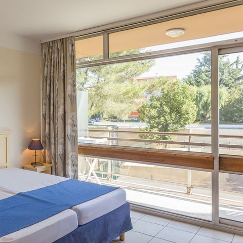 APARTMENT 6 people - - 1 bedroom + 1 sleeping alcove - Air conditioned