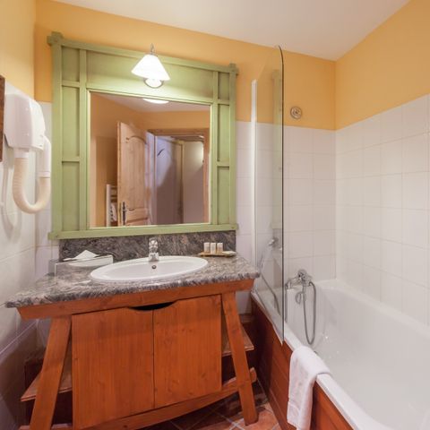 APARTMENT 2 people - Standard suite