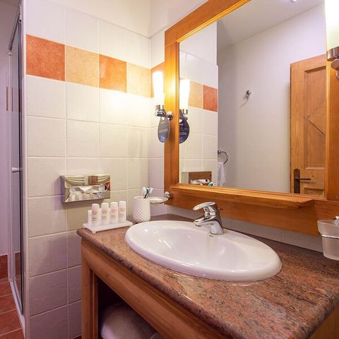 Apartment 6 persons - 2 bedrooms - Outdoor swimming pool - Balcony