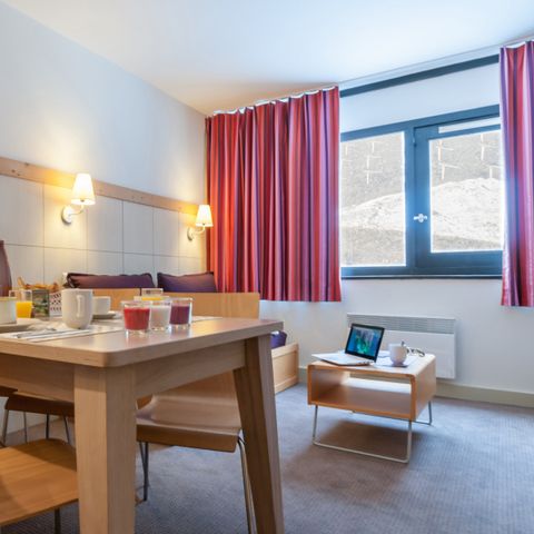 APARTMENT 6 people - - 2 bedrooms - Balcony - South-facing