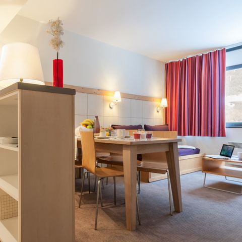 APARTMENT 6 people - - 2 bedrooms - Balcony - South-facing