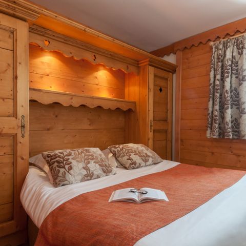 APARTMENT 5 people - - 1 bedroom + 1 sleeping alcove