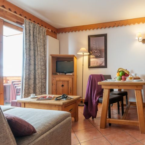 APARTMENT 5 people - - 1 bedroom + 1 sleeping alcove
