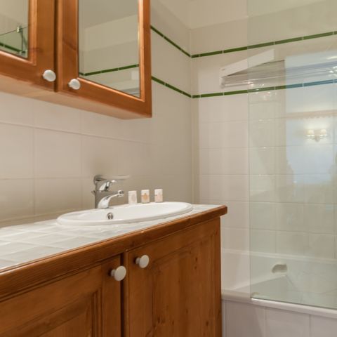 APARTMENT 5 people - - 1 bedroom + 1 sleeping alcove